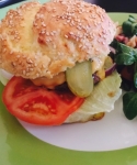 Beef Burger mit Avocadocrème
