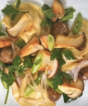 Maronenravioli mit gebratenen Waldpilzen und Madeirasauce