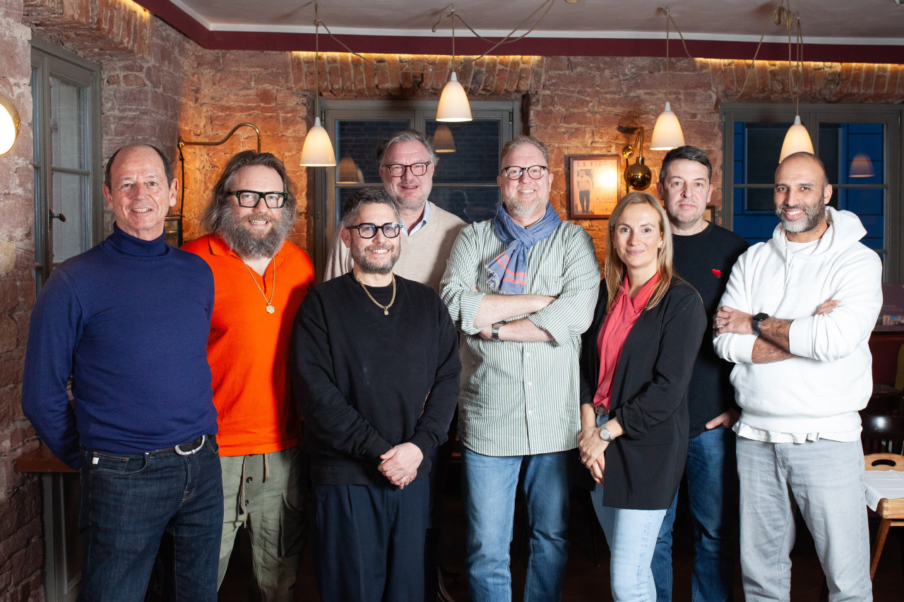 Foto: (v.l.n.r.)  Matthias Martinsohn, Florian Joeckel, James Ardinast, Max von Saurma, Michael von Goethem (Geschäftsführer der IGF), Lena Iyigün, Sascha Euler, Jalalle Chahboune © IGF